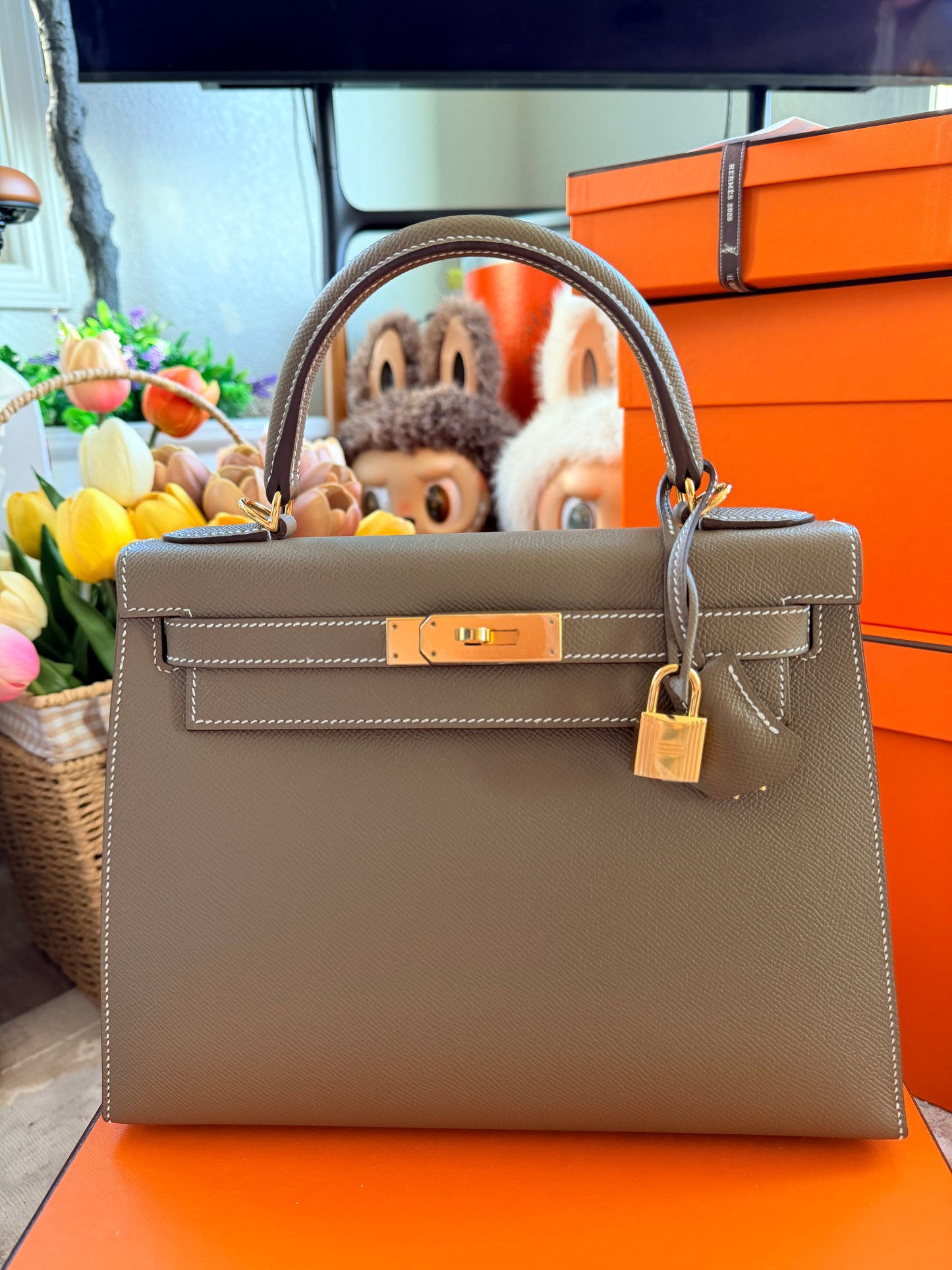 HERMES - KELLY SELLIER 28 ETOUPE EPSOM GOLD HARDWARE